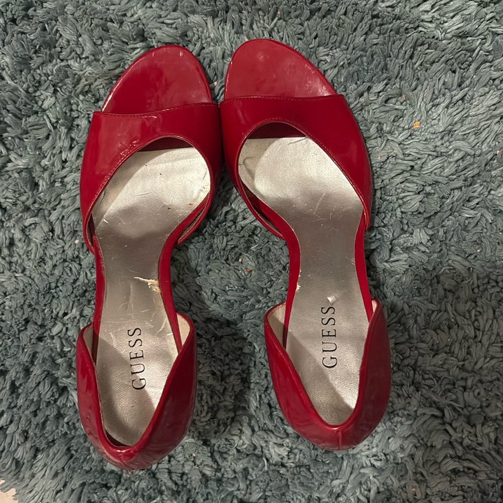 Guess heels exterior looks brand new, patent leather